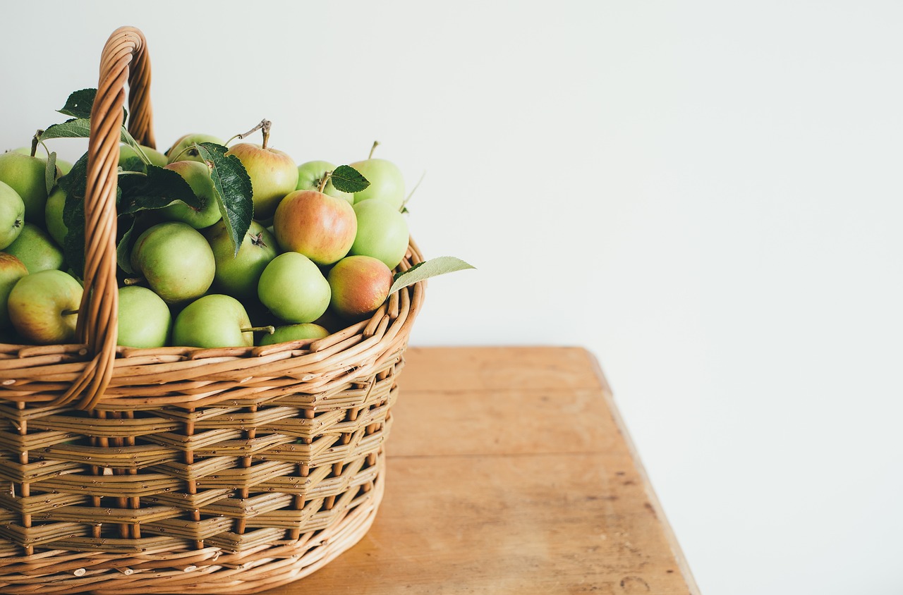 Craft Elegant Table Centerpieces with DIY Skills